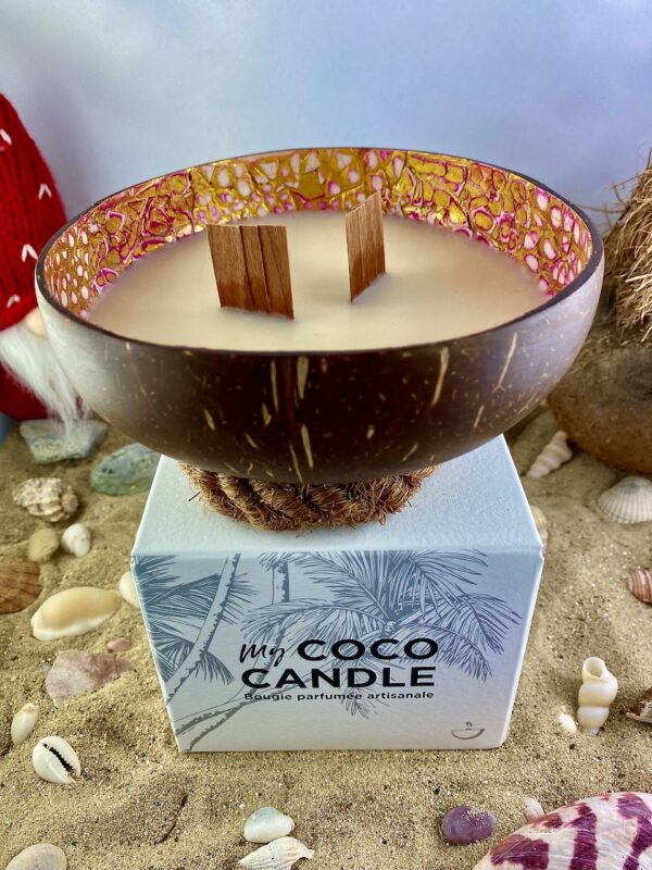 Bougie dans Vide Poche Rose en Noix de Coco - My Coco Candle
