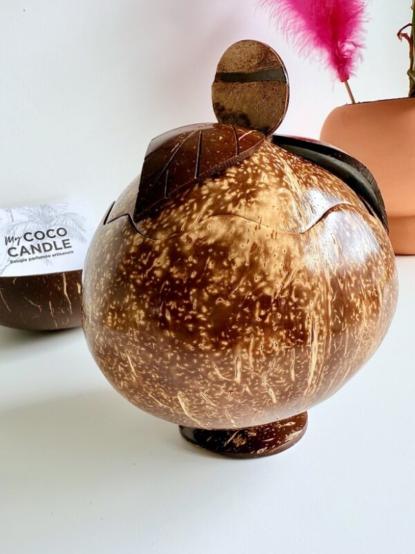 Bougie Artisanale Noix de Coco Sculptée à la Main