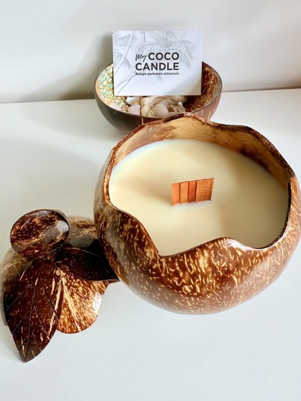 Bougie Artisanale Noix de Coco Sculptée à la Main
