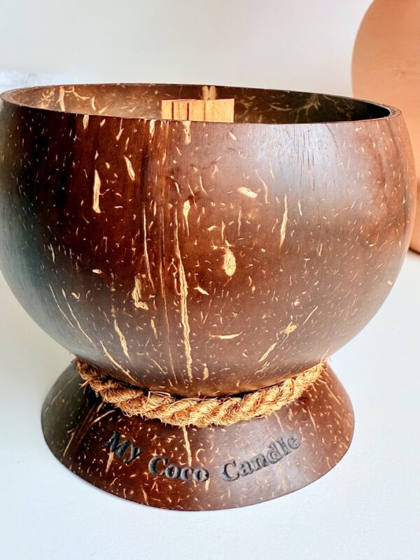 Bougie Nature Bio dans une Noix de Coco