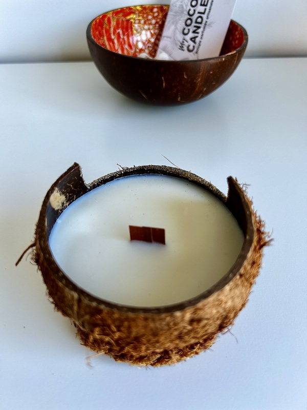 Bougie Végétale dans une Noix de Coco au Monoï - My Coco Candle