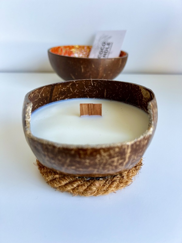 Bougie au Monoï Dans une Noix de Coco