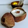 Bougie dans Noix de Coco au Monoï - My Coco Candle