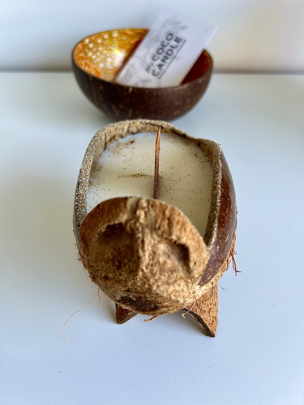 Bougie Artisanale dans Coque de Noix de Coco