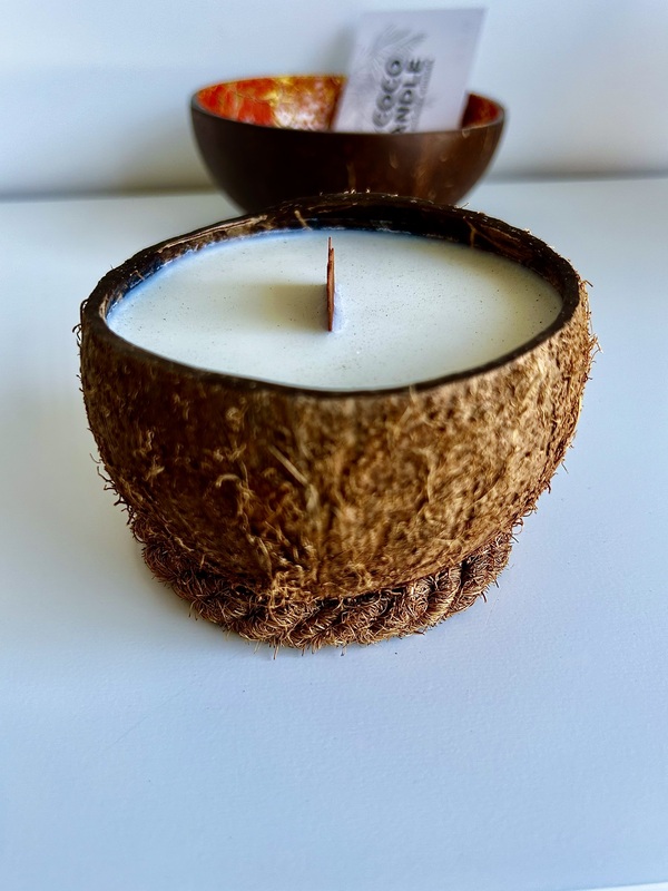 Bougie Éco Bio au Monoï dans Coque de Noix de Coco - My Coco Candle