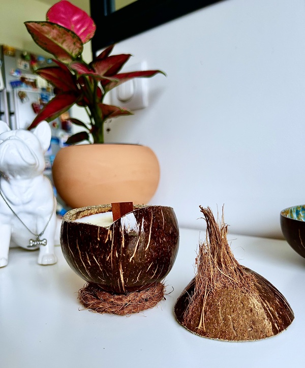 Bougie Noix de Coco au parfum naturel à la Vanille de Madagascar