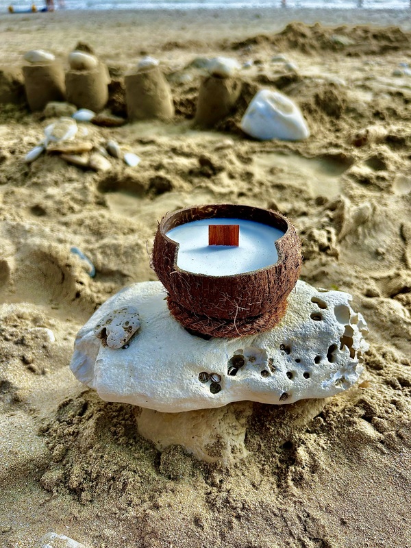 bougie Noix de Coco avec mèche en bois