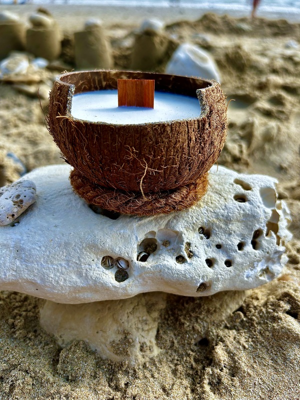 bougie Noix de Coco avec mèche en bois