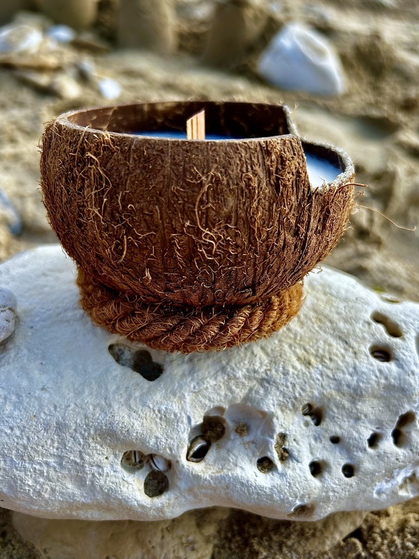 bougie Noix de Coco avec mèche en bois