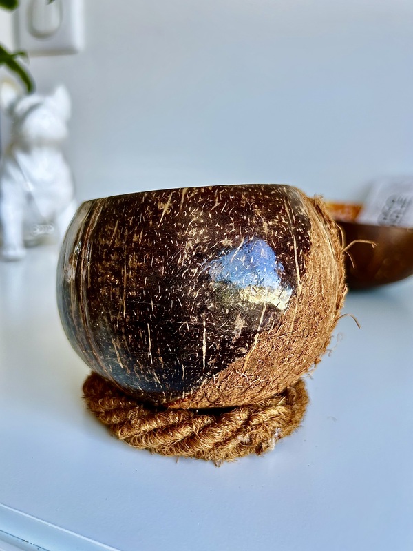 bougie artisanale à la cire végétale dans Noix de Coco naturelle - My Coco Candle