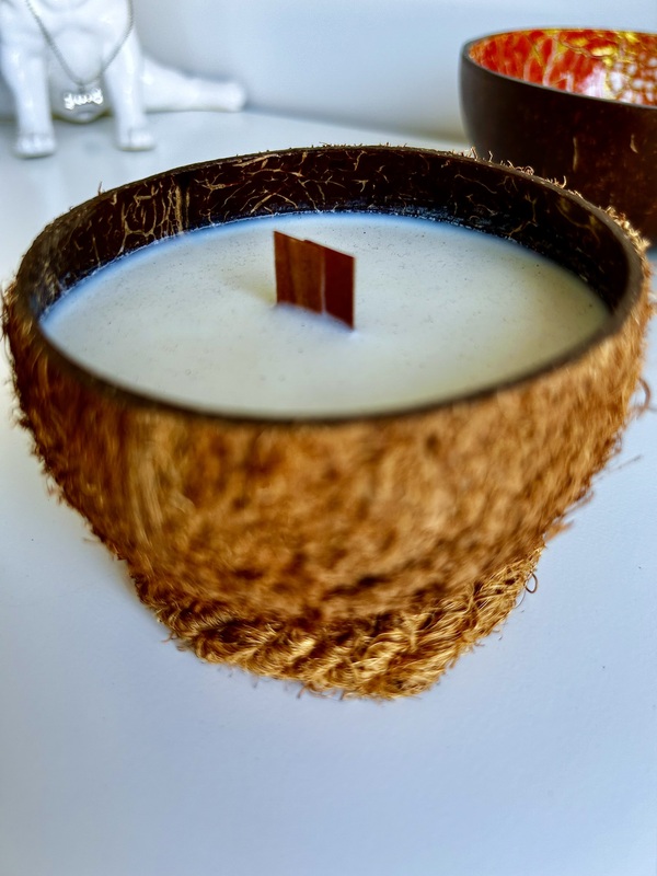 bougie artisanale parfumée à la Noix de Coco naturelle