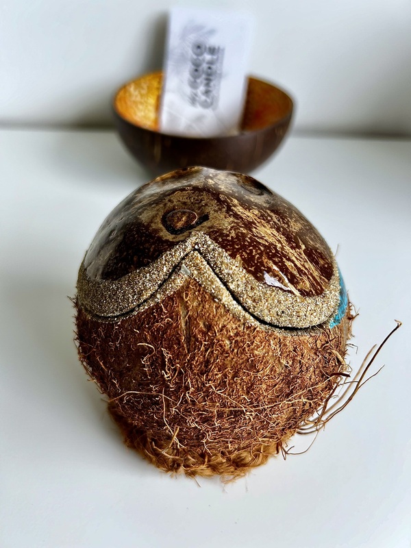 Bougie Parfumée Naturelle Coulée dans une Noix de Coco