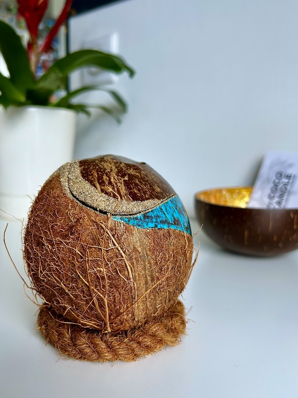 Bougie Parfumée Naturelle Coulée dans une Noix de Coco