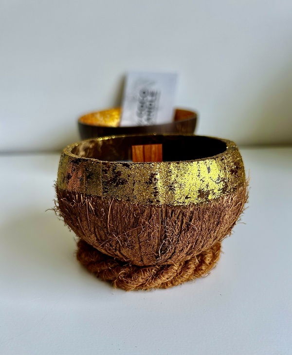 Bougie Parfumée dans une Noix de Coco : Un Cadeau Unique