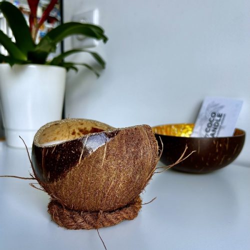 Bougie Artisanale dans une Noix de Coco au Monoï