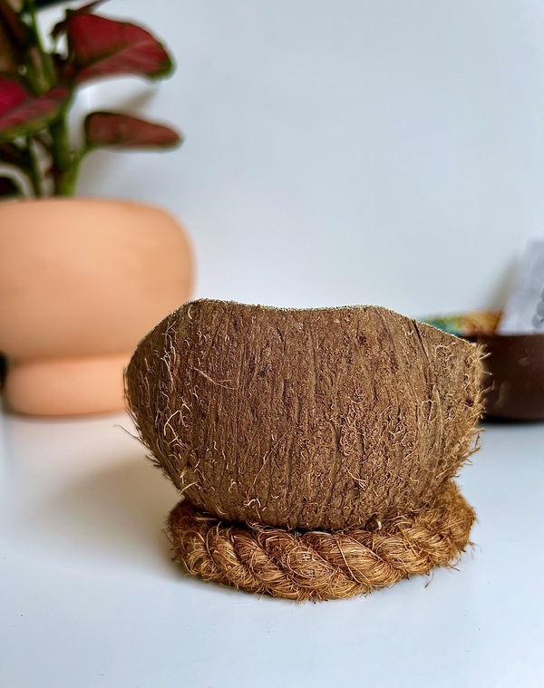 Bougie Artisanale Parfumée dans une Noix de Coco