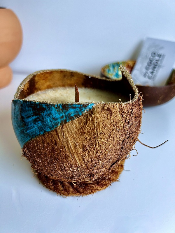 Bougie à la Vanille dans une Noix de Coco