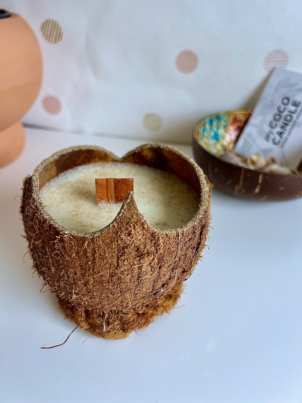 Bougie à la Vanille dans une Noix de Coco